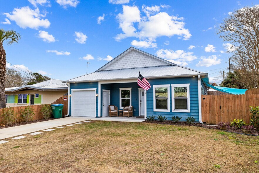 Building Photo - 212 Romanza Pl
