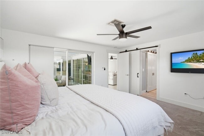 Building Photo - 560 Cypress Way E