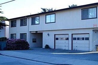 Building Photo - Dela Vina Oaks Apartments