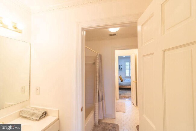 Building Photo - 14932 Alpine Bay Loop