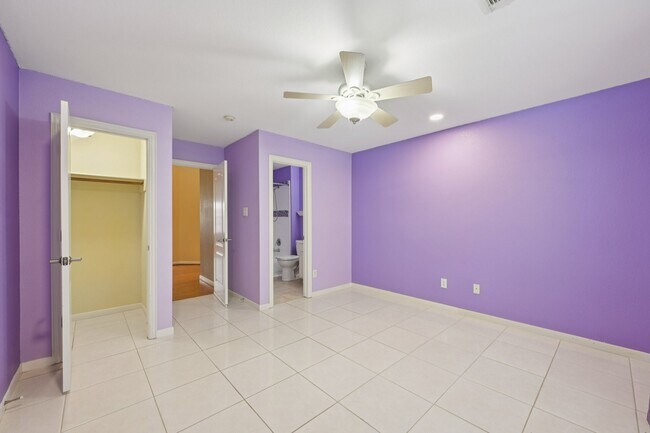 Building Photo - 15114 Magnoliabough Pl