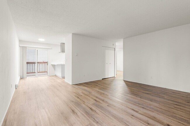 Building Photo - 1912-1914 SE Tacoma St.