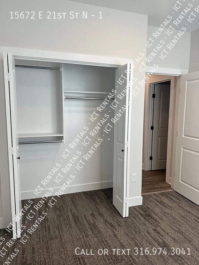 Building Photo - 15672 E 21st St N