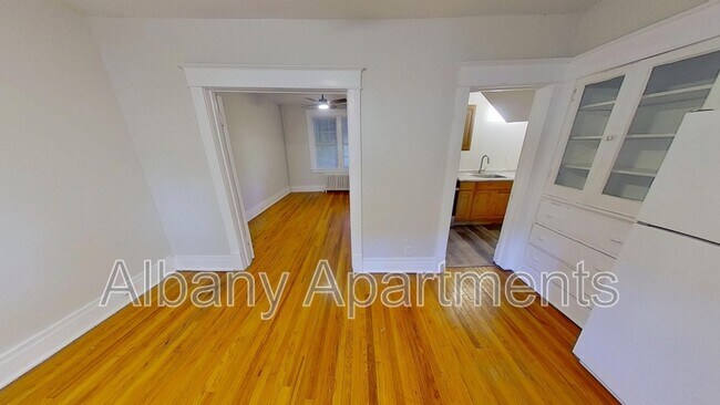 Building Photo - 568 Park Ave