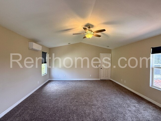 Building Photo - 2065 Cherokee Ln
