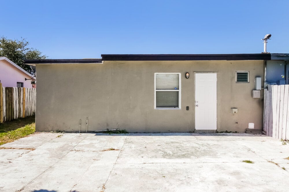 Building Photo - 4110 NW 39th Ave