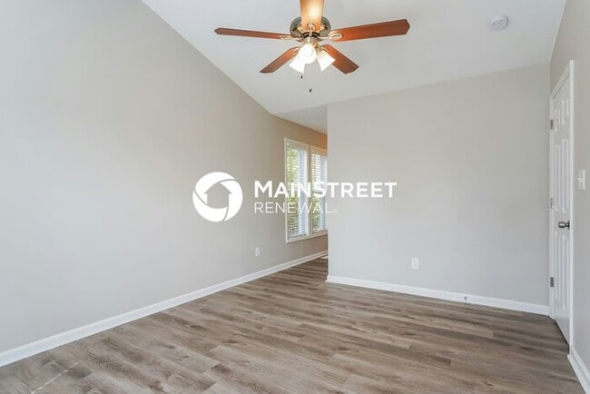 Building Photo - 3 Bedroom Pet-Friendly Home in Zebulon, NC with Main Street Renewal