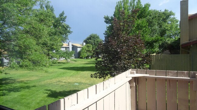 Building Photo - Four bedroom townhouse with easy access to all Boulder has to offer!