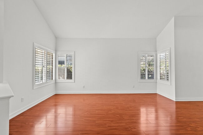 Building Photo - 7231 Spring Ct