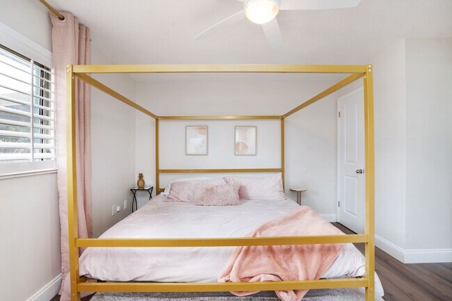 Building Photo - VACA or Short Term Furnished Chic Monthly Rental Home in Bradenton, FL