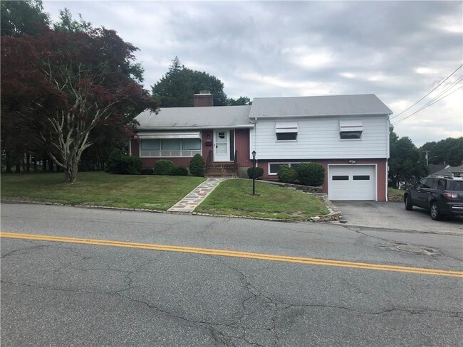 Building Photo - 260 Garden Hills Dr