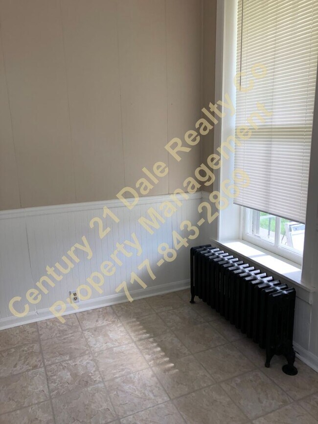 Building Photo - Renovated 2 Bedroom in Spring Grove, PA