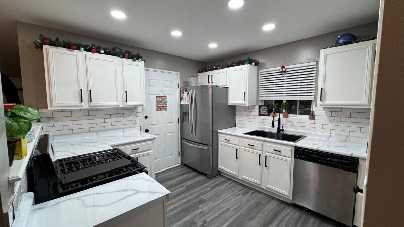 Building Photo - 854 N First St