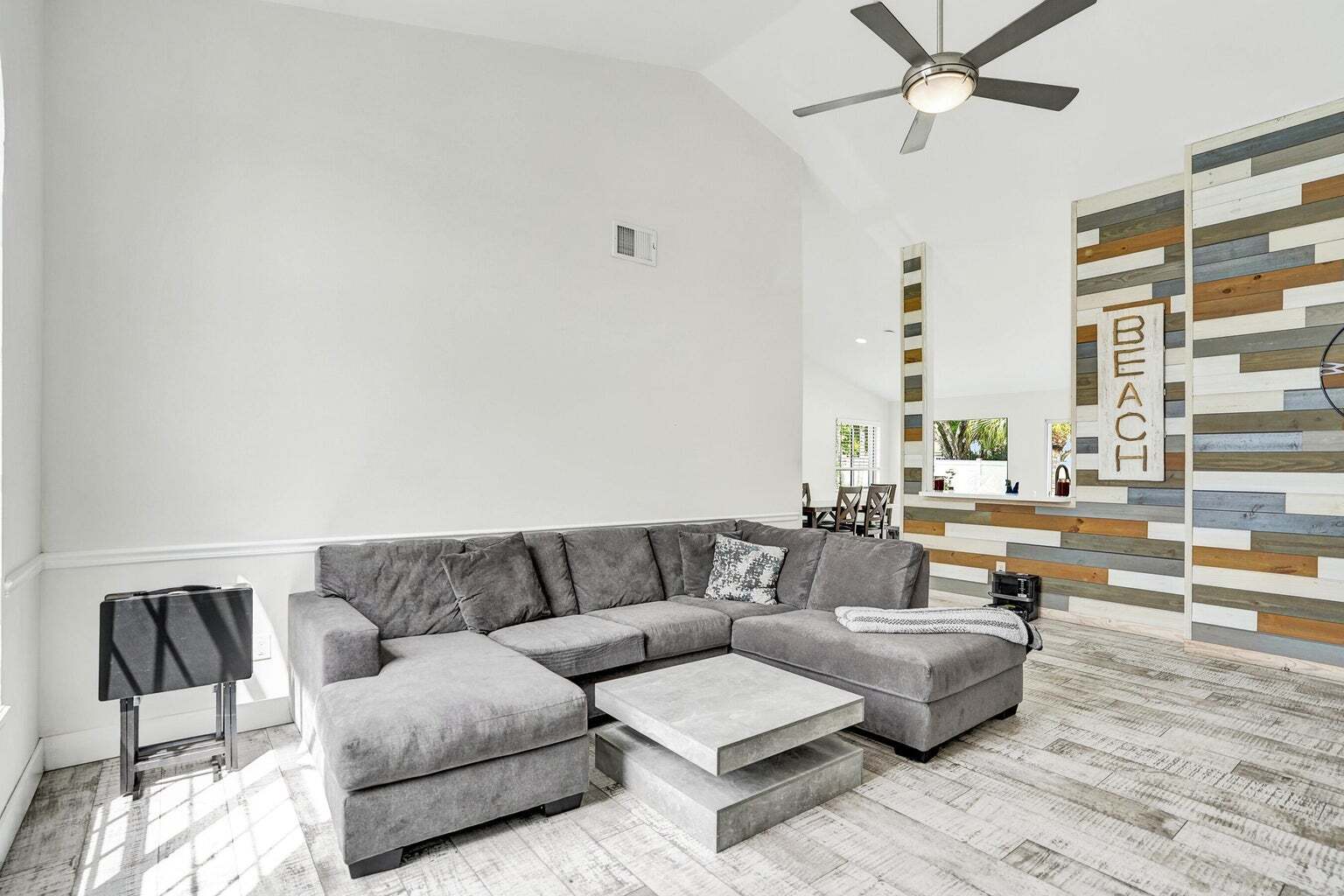 Building Photo - 8467 Dynasty Dr