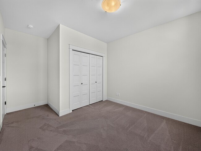 Building Photo - 21238 80th Ave W