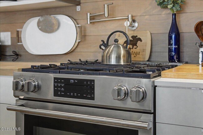 Building Photo - 5 Swanner Ln