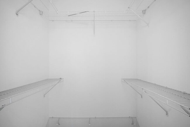 Building Photo - Beautiful 3-bedroom, 2-bathroom in Gated c...