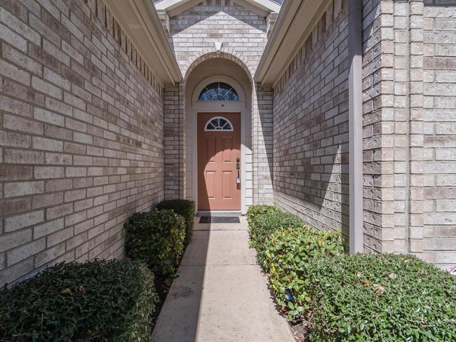 Building Photo - 745 Rusk Rd