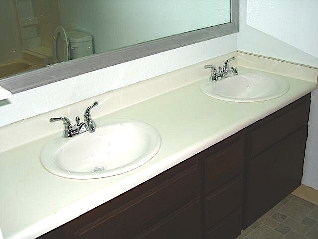 Building Photo - Huge Two Bedroom On the Creek in South Anchorage