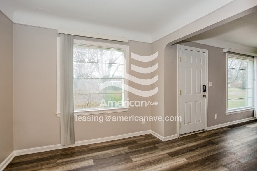 Building Photo - 20894 Lancaster St