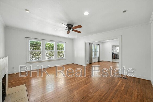 Building Photo - 4036 Dexter Ave