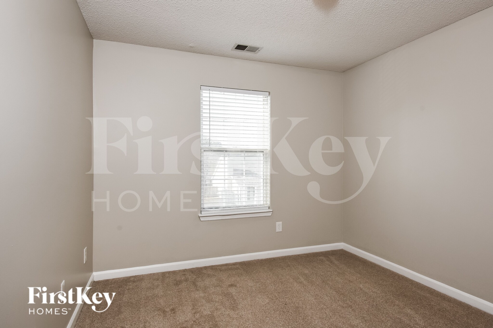 Building Photo - 4580 Grove Park Way NW