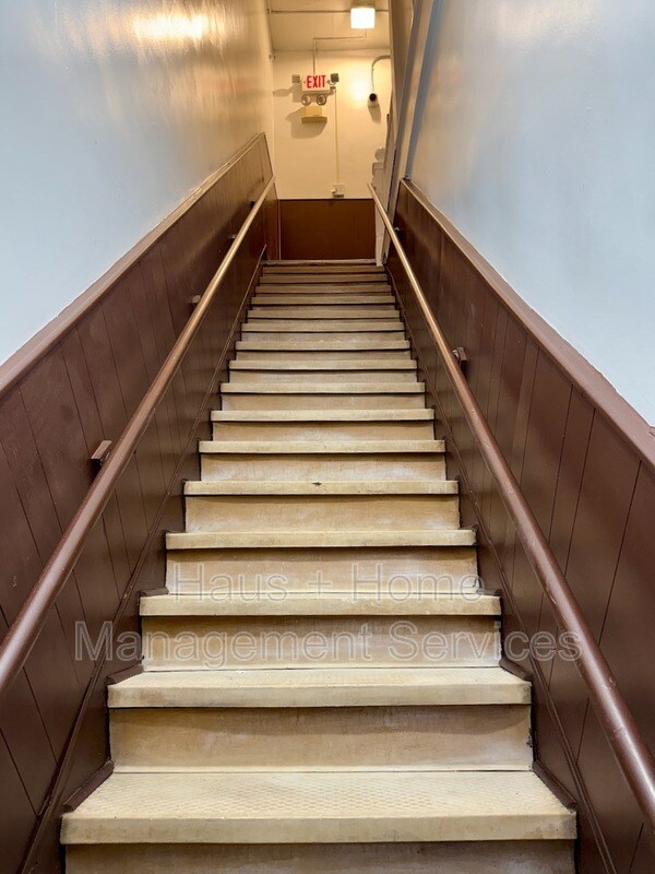 Building Photo - 906 Penn Ave