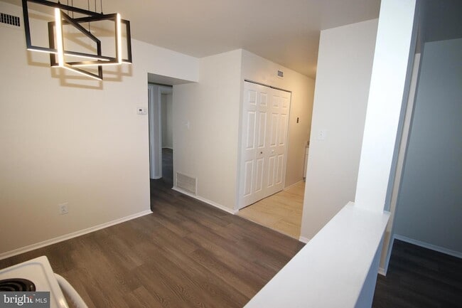 Building Photo - 2016 Jason Dr