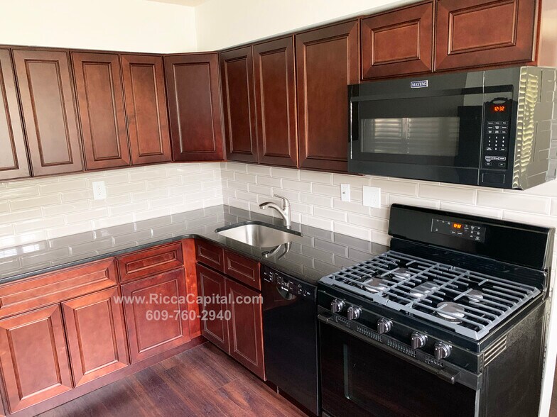 Building Photo - 46U Michael Rd