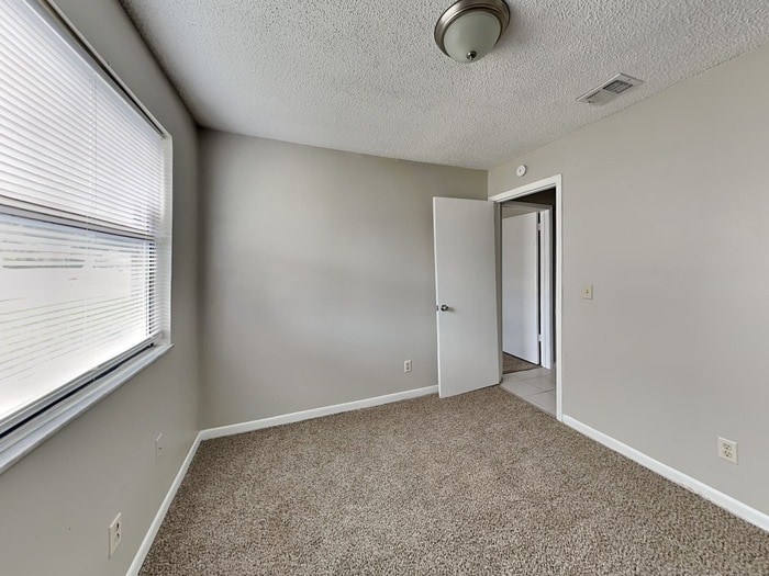 Building Photo - 951 Turtle Creek Dr S