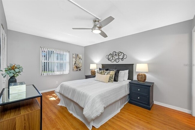 Building Photo - 1100 E Bay Dr