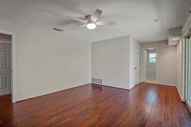 Building Photo - 4824 Darla Dr