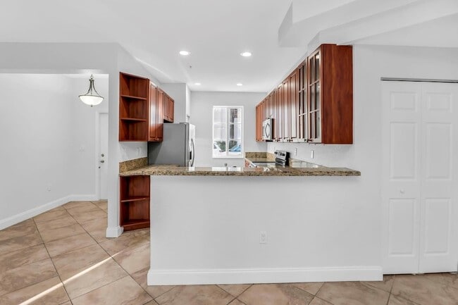 Building Photo - 5030 SW 126th Ave