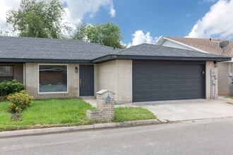 Building Photo - 1593-1595 W. Gastel Circle