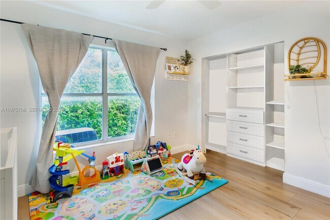 Building Photo - 16550 SW 77th Ct