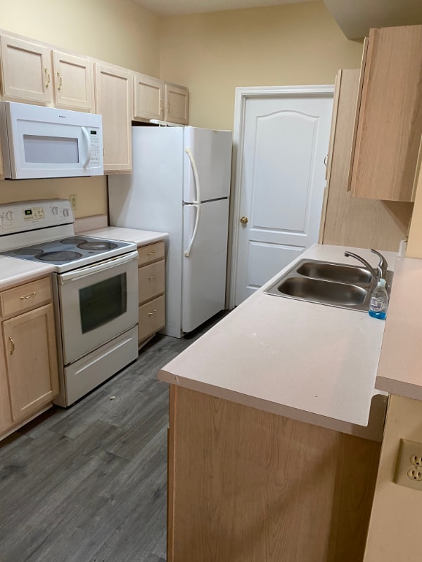 Building Photo - 4240 Endeavor Dr