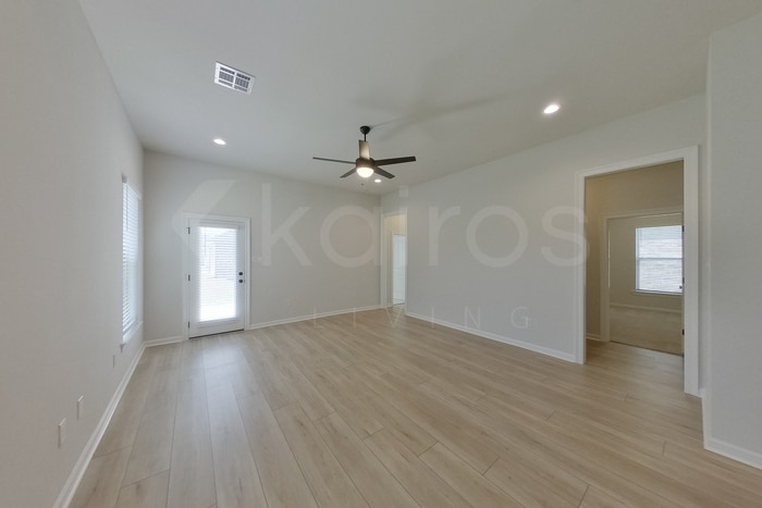 Building Photo - 13968 Rosewell St