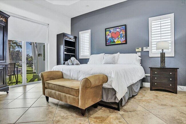 Building Photo - 205 N 31st Ave