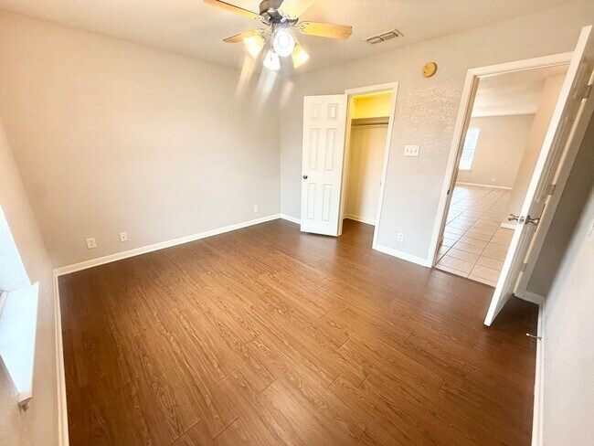 Building Photo - 801 B Hickory St