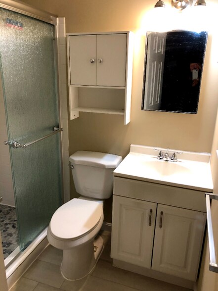 Building Photo - 2504 Bristol Cir