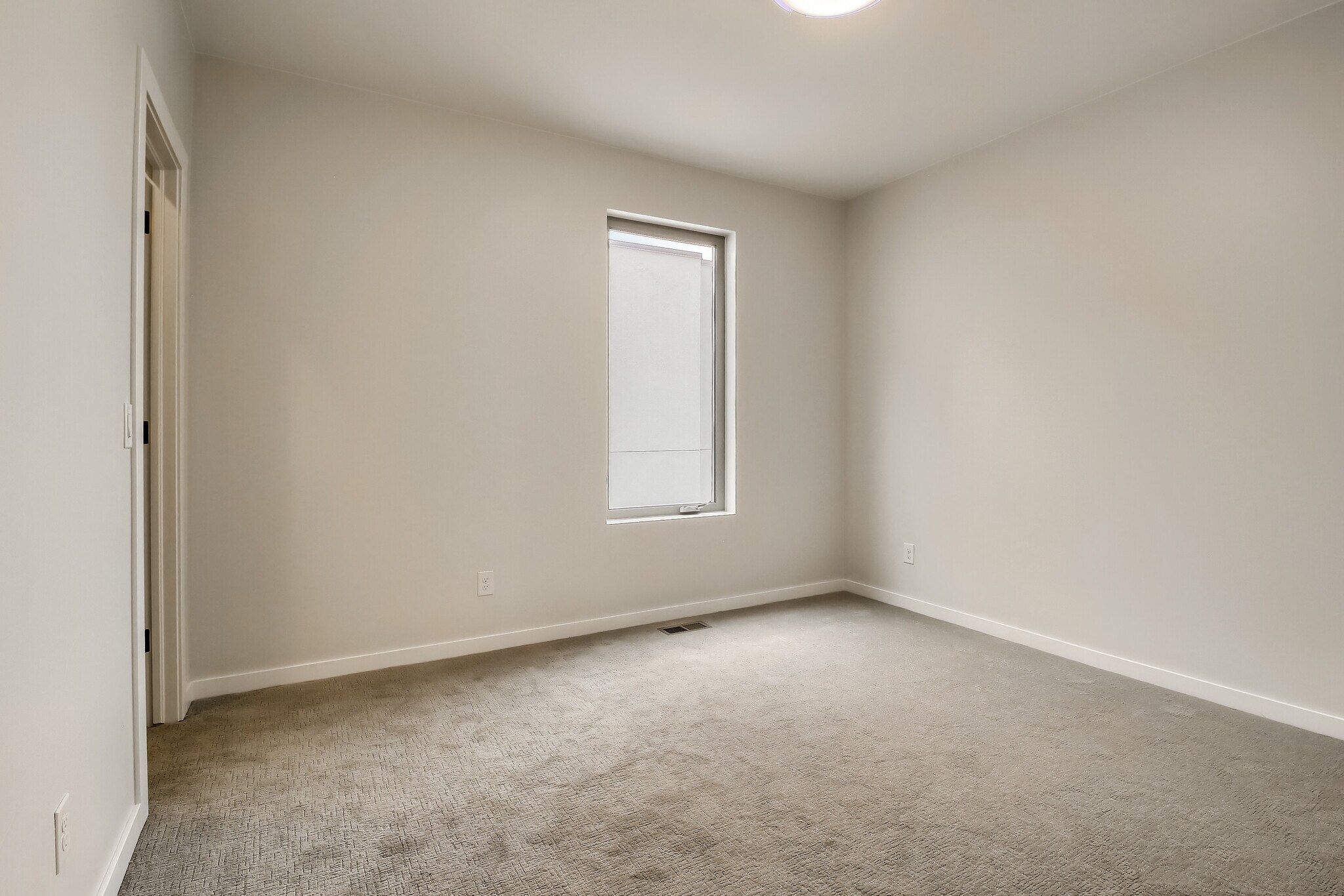 Building Photo - 2098 S Galapago St