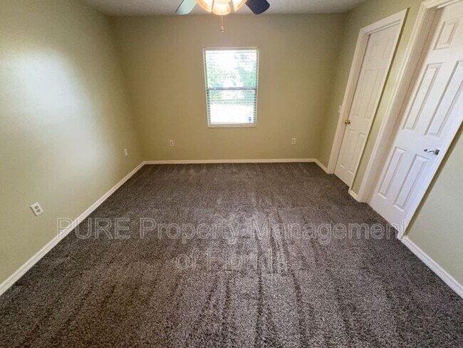 Building Photo - 9 Banyan Course Run