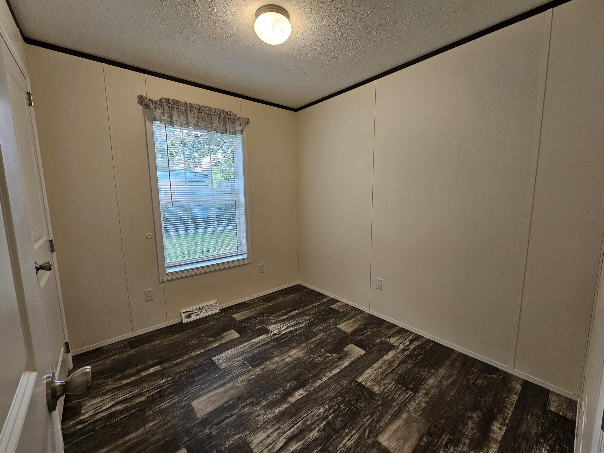 Building Photo - 12 Woodside Ln