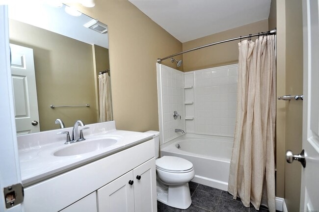 Building Photo - 47 Chaponis Way
