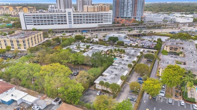 Building Photo - 8617 SW 68th Ct