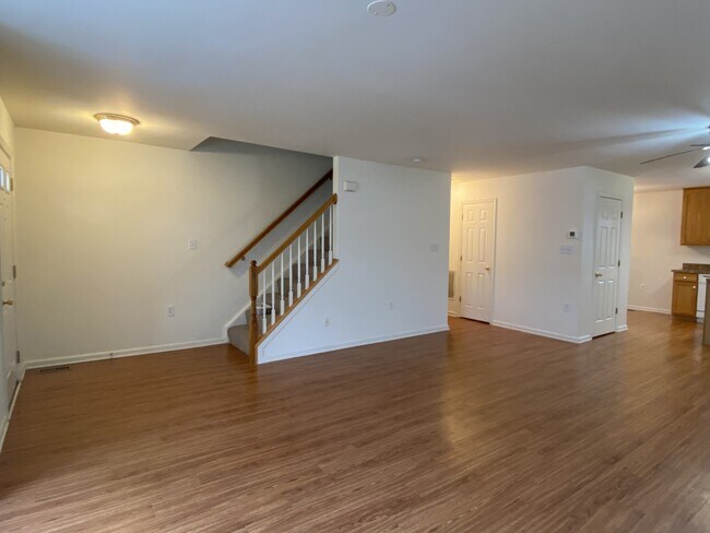 Building Photo - 87 Mabel Ln