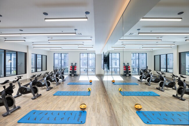 Building Photo - Luxury Living Near Downtown – Up to 2 Months Free!