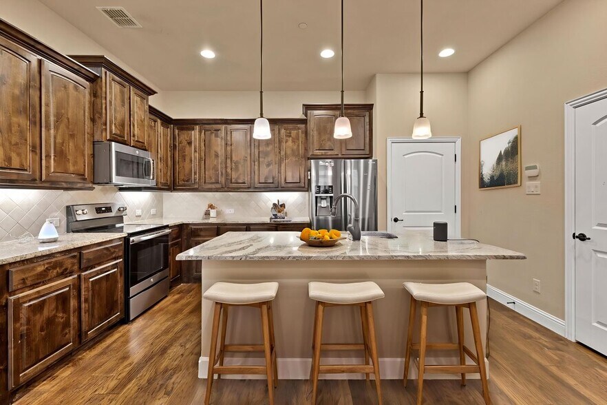 Building Photo - 1224 Pebblebrook Dr