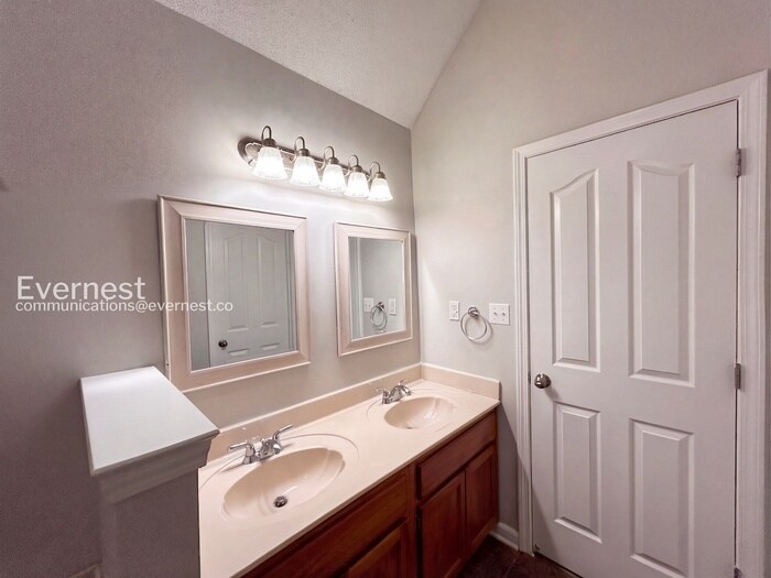 Building Photo - 7312 Durango Dr