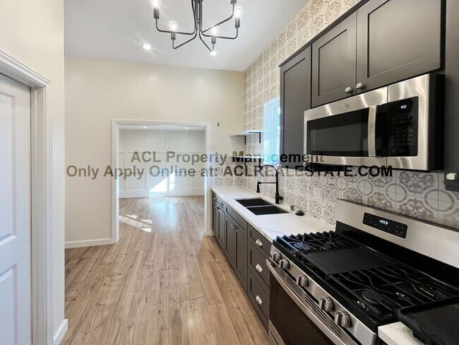 Building Photo - 2 Houses, 1 Price. Nicely Updated Single Family Home with ADU